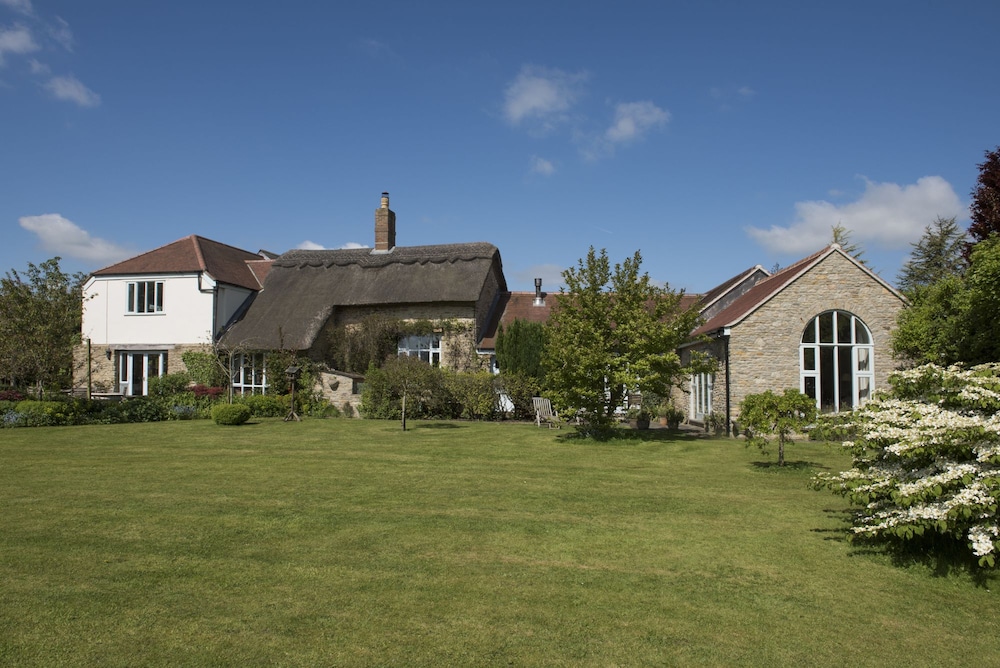Munden House 40/50