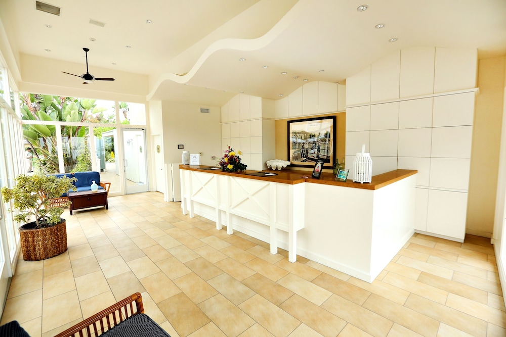 The Pavilion Hotel 9/71