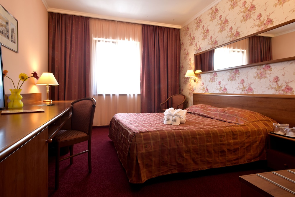 HOTEL BRASOV 18/49