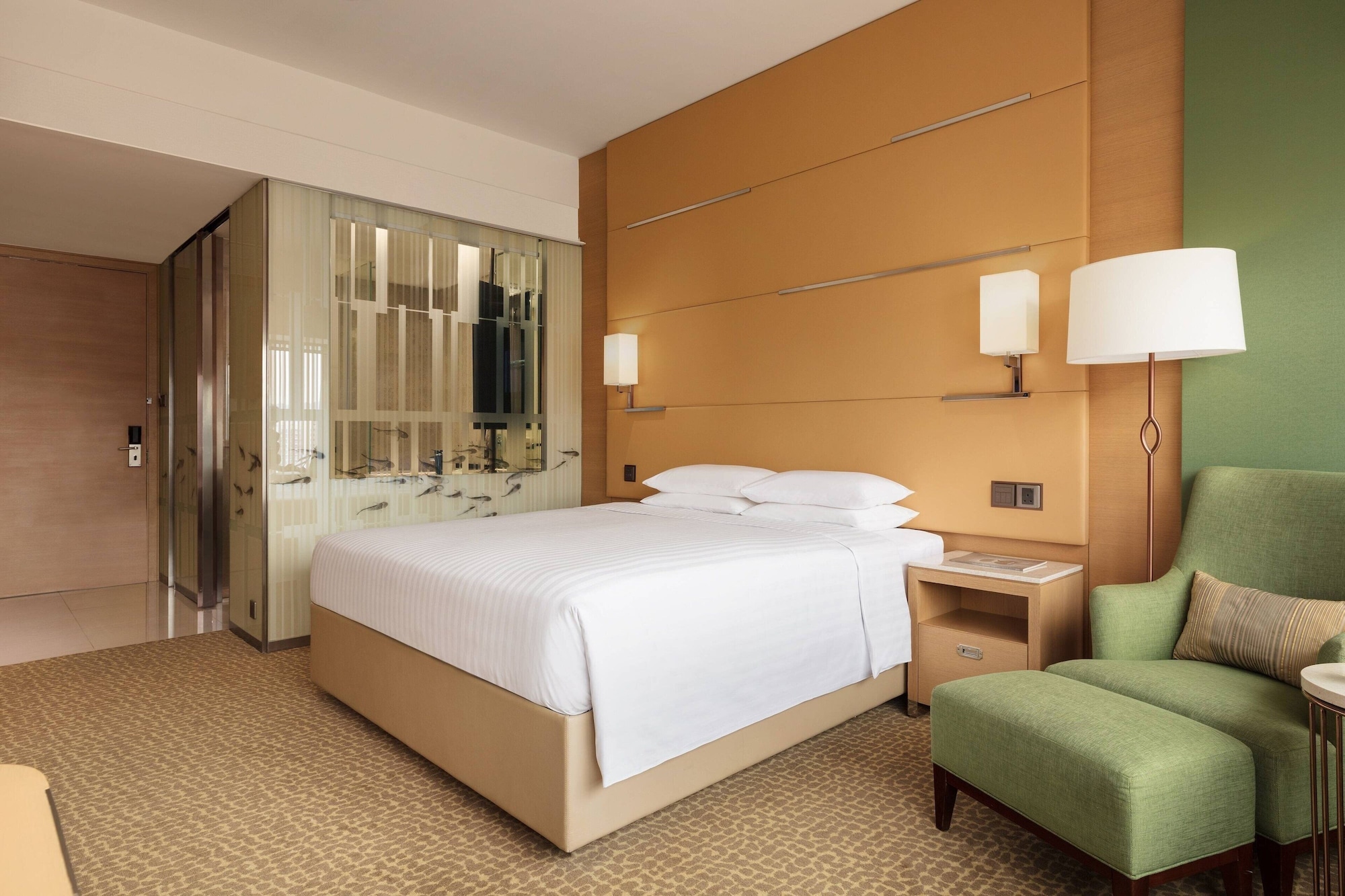 EXECUTIVE, KING BED, RIVER VIEW