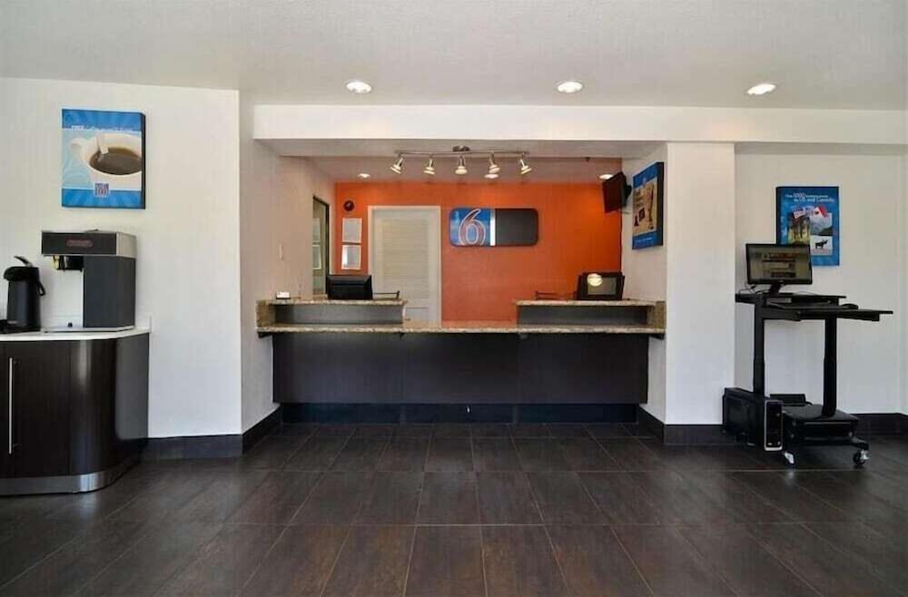 Motel6 Fairfield, CA - Napa Valley 6/40