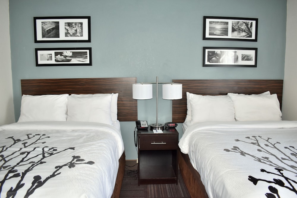ROOM, 2 DOUBLE BEDS