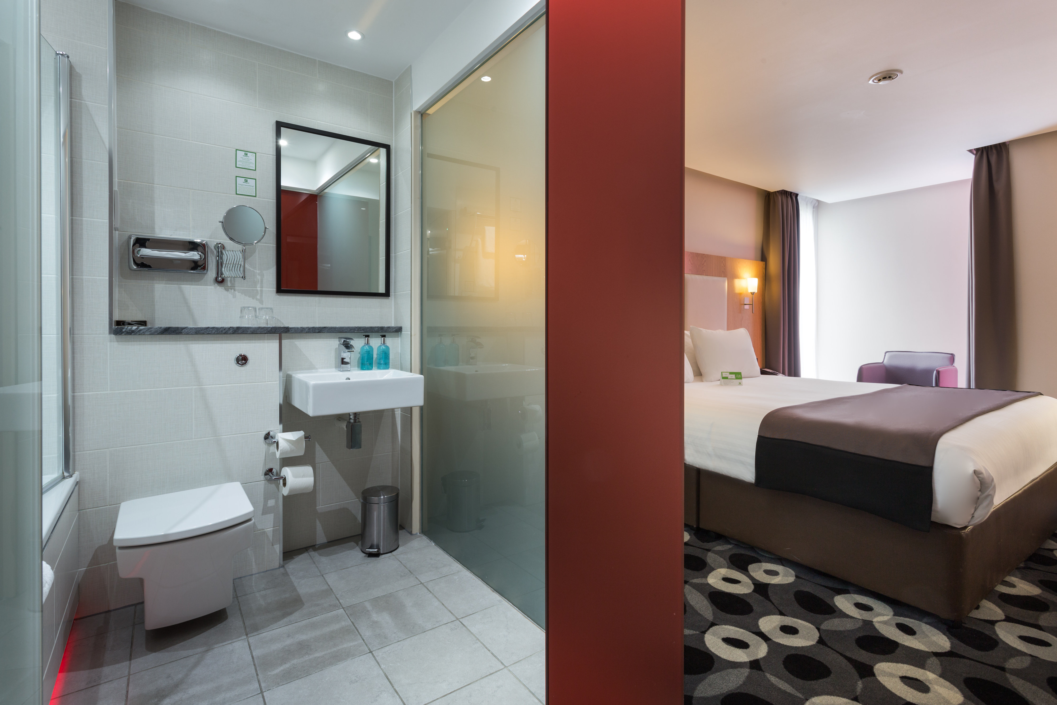 Holiday Inn Sittingbourne 50/50