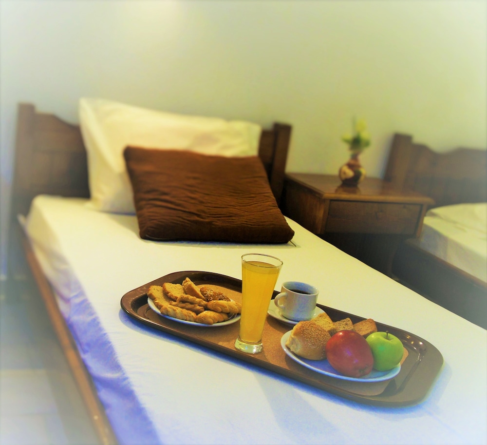 Anthemis Hotel 20/40
