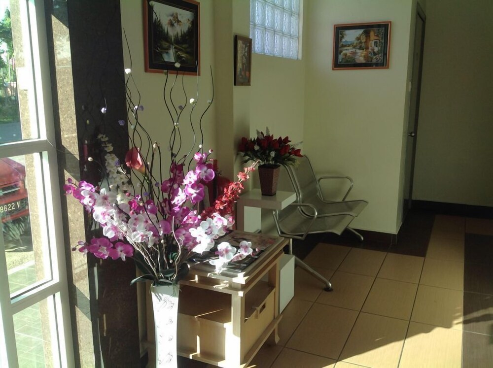 Morning Glory Hotel 28/32