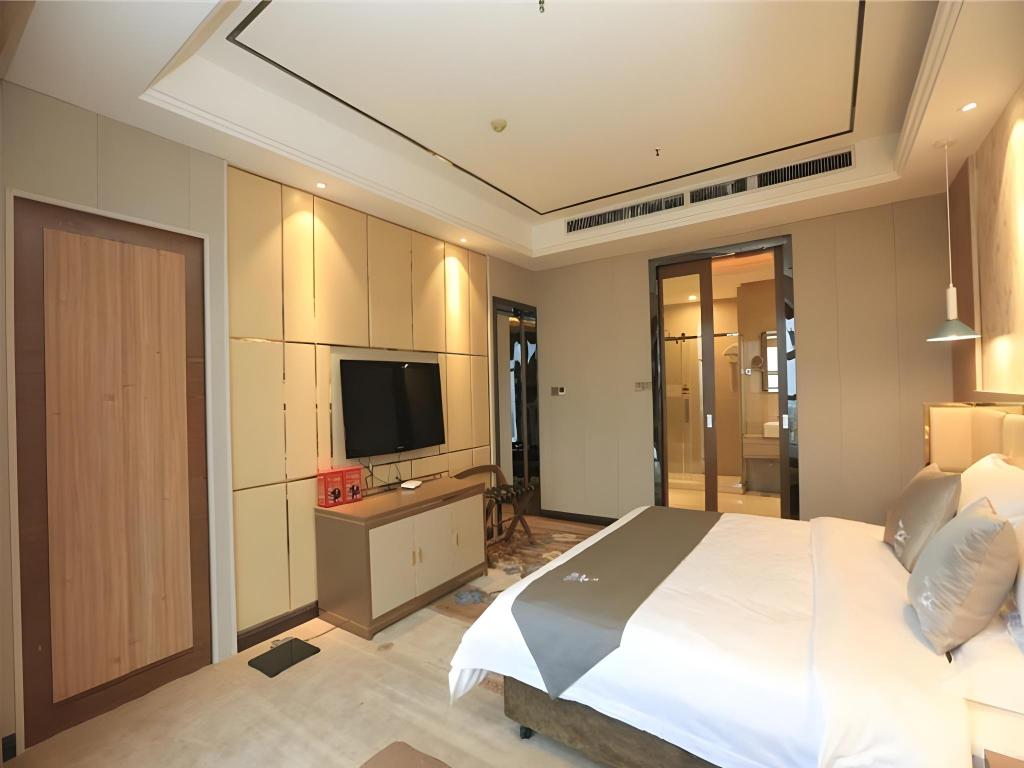 Feature, Suite, King Bed