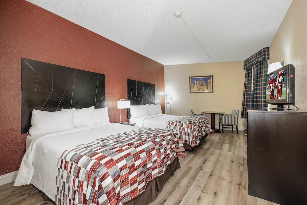 Red Roof Inn and Suites Macon 15/71