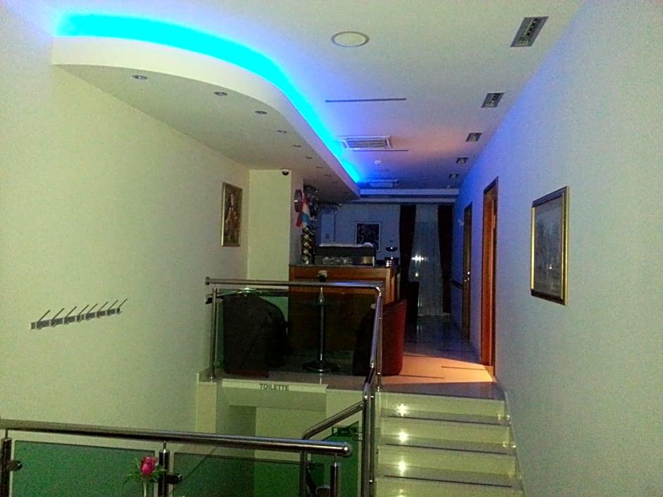 Hotel Croatia 9/25