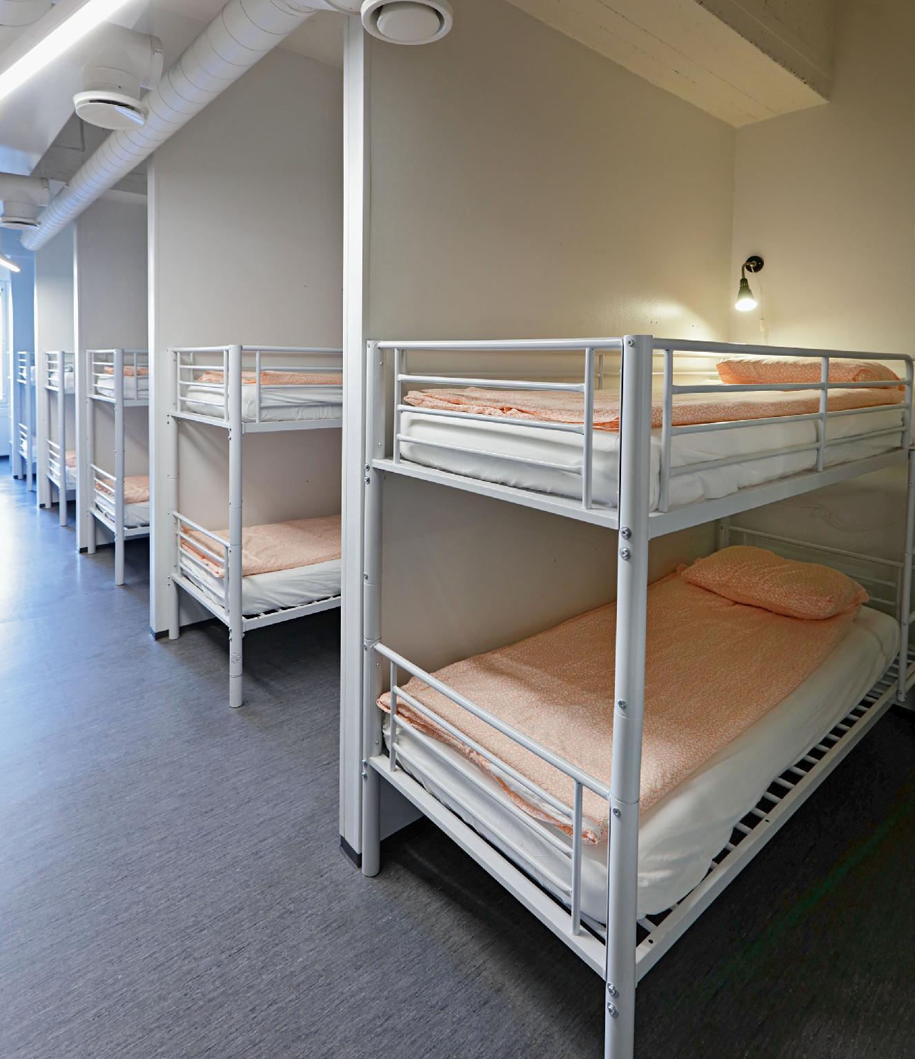 MIXED DORM, 18 BEDS