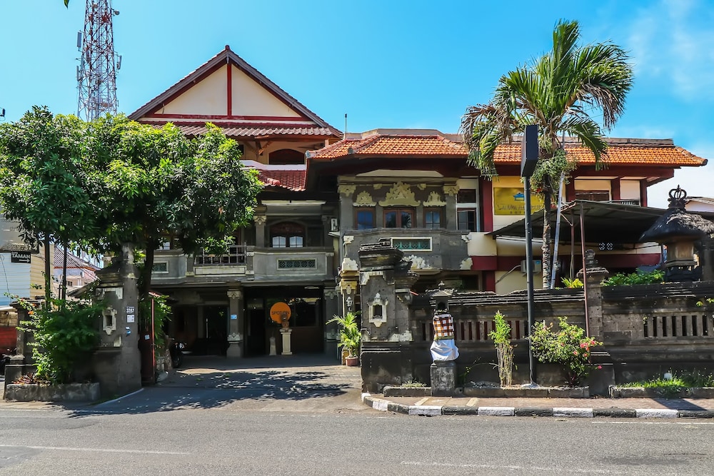 SPOT ON 1927 Hotel Candra Adigraha 2/20