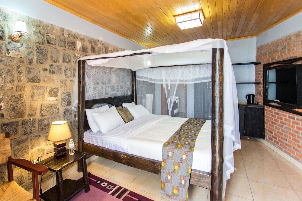 Nirvana Heights Hotel 13/54