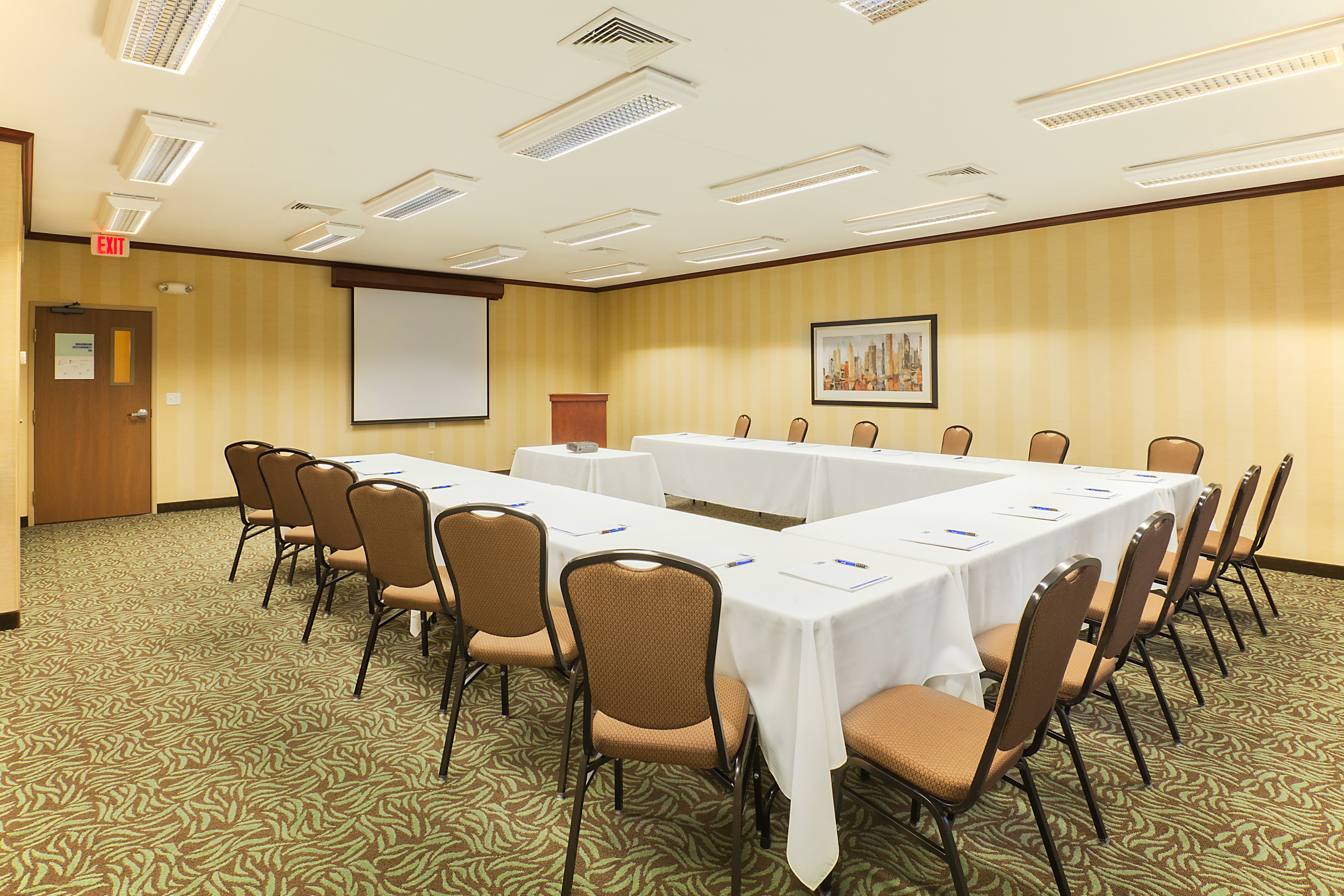 Holiday Inn Express Hotel and Suites Sioux Falls At Empire Mall 67/75