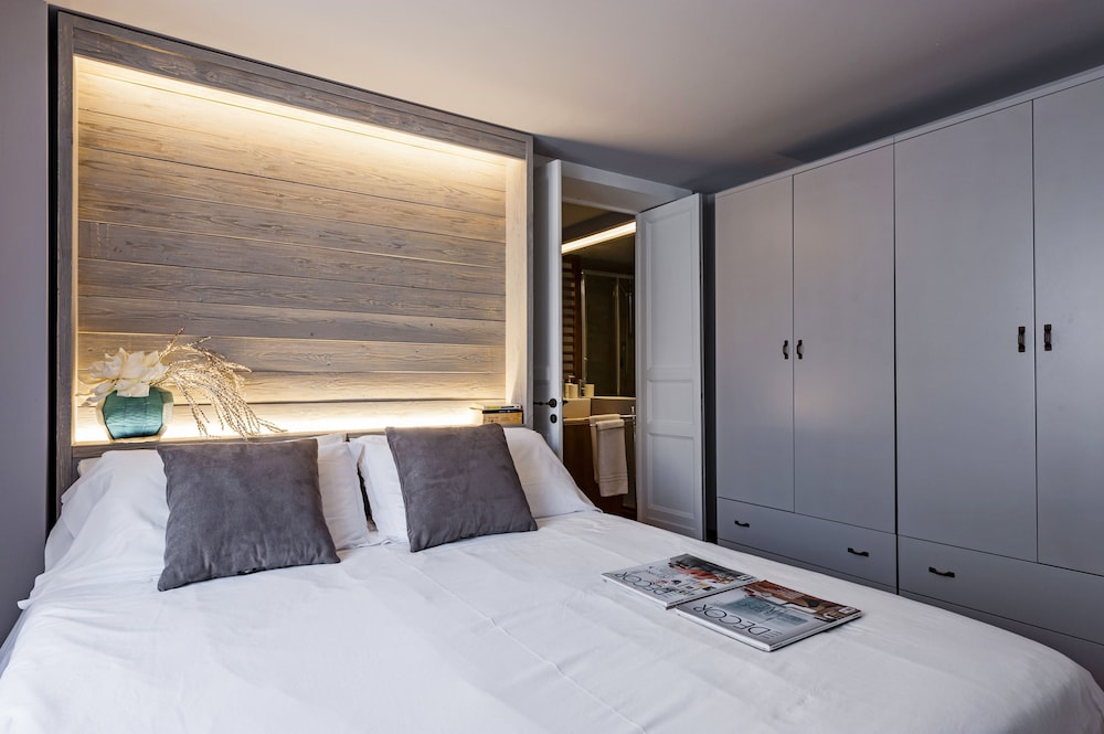 1 BEDROOM, EXCLUSIVE, APARTMENT