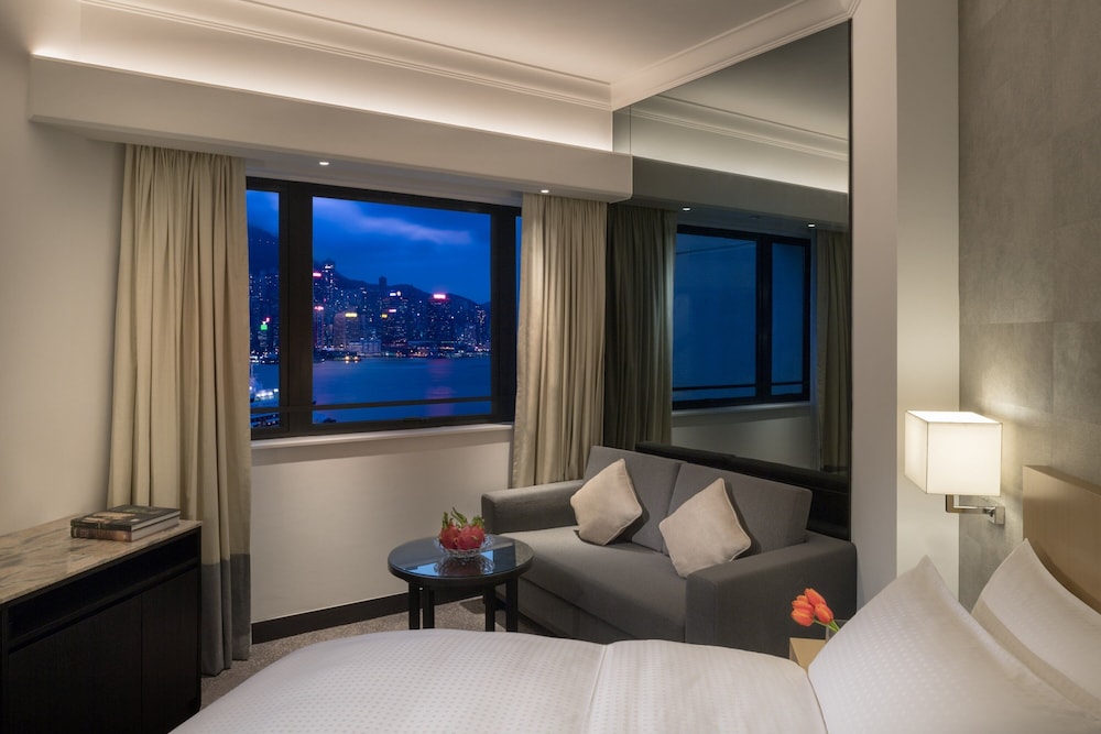Gateway Hotel 20/50