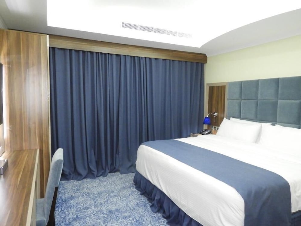 1 BEDROOM, SUPERIOR, APARTMENT, CITY VIEW