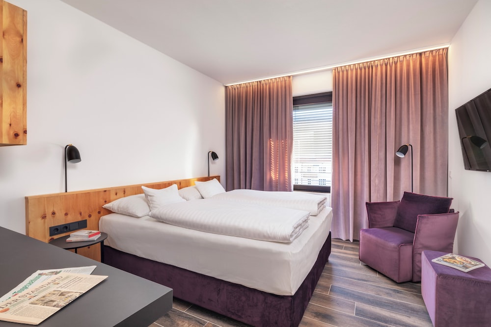 SUPERIOR, DOUBLE BED