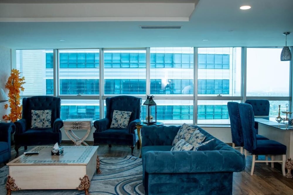 Centaurus Hotel Suites 25/42