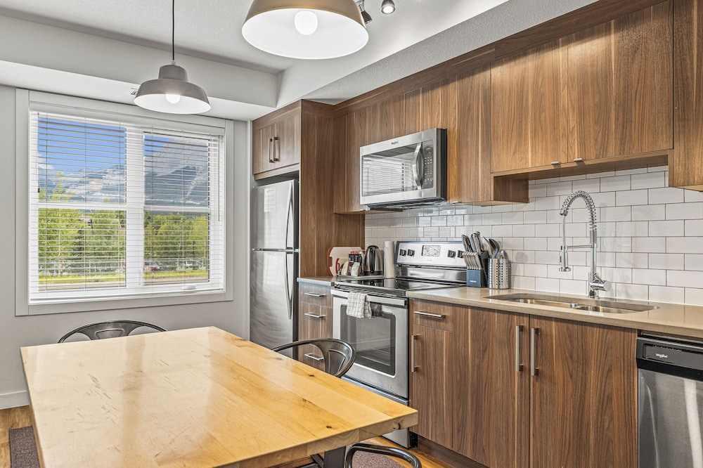 Basecamp Resorts Canmore 36/50