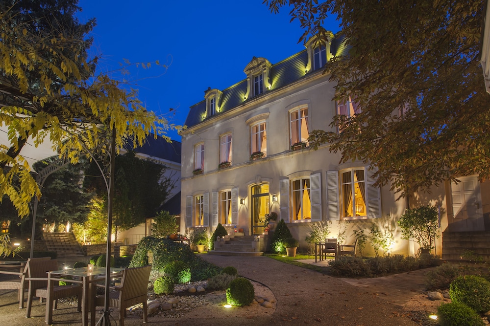 Hostellerie Cedre and Spa Beaune in BEAUNE