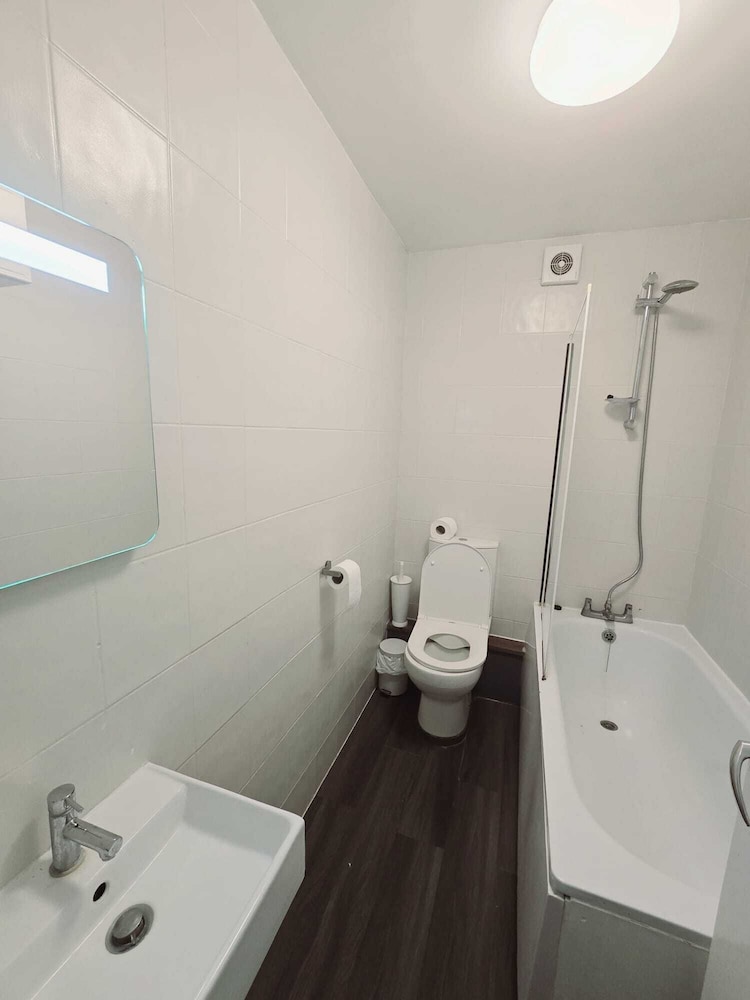Kingswood Hotel 23/25