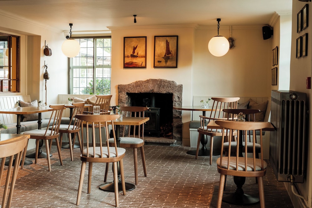 Royal George Hotel 42/50