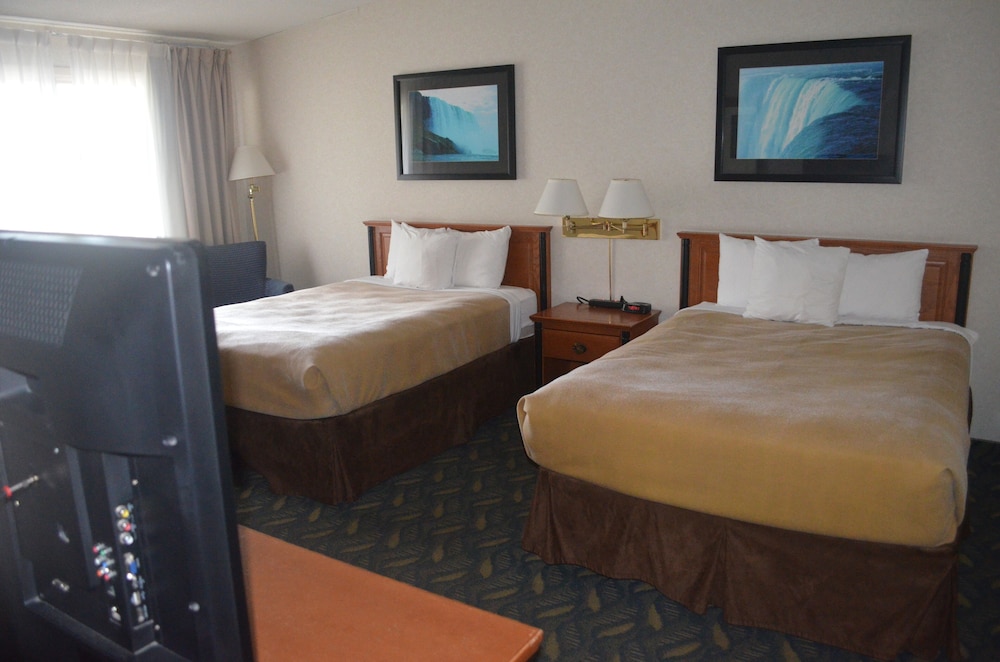 Travelodge by Wyndham Niagara Falls at the Falls 20/35
