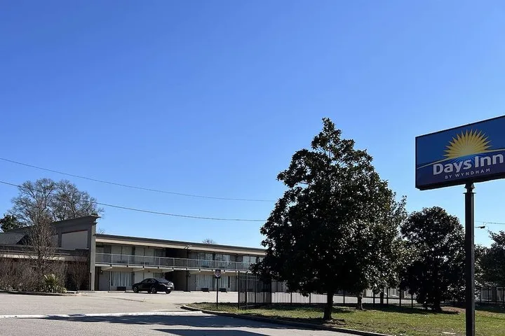 Days Inn by Wyndham Monroe NC 1/8