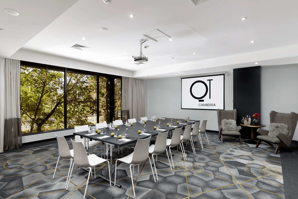 QT Canberra 66/70