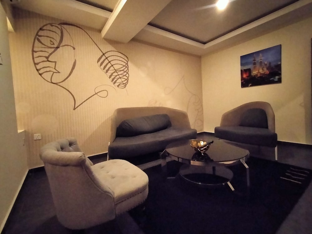 Iris Hotel 30/50