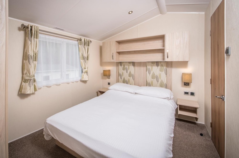 Combe Martin Beach Holiday Park 12/48