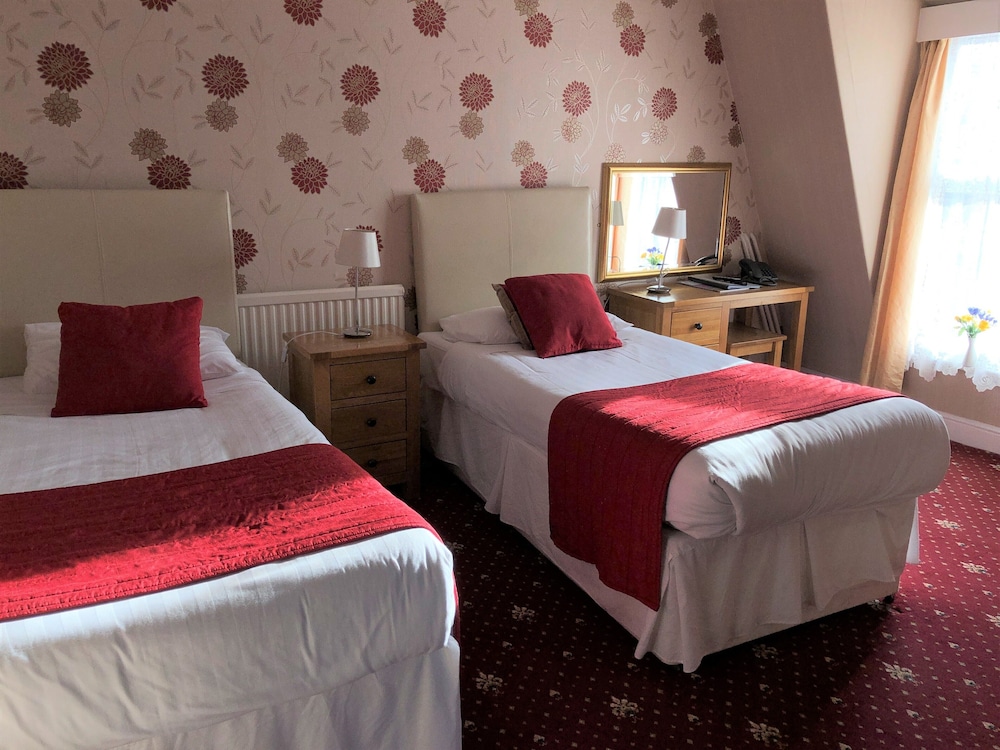 Furzedown Hotel 28/74