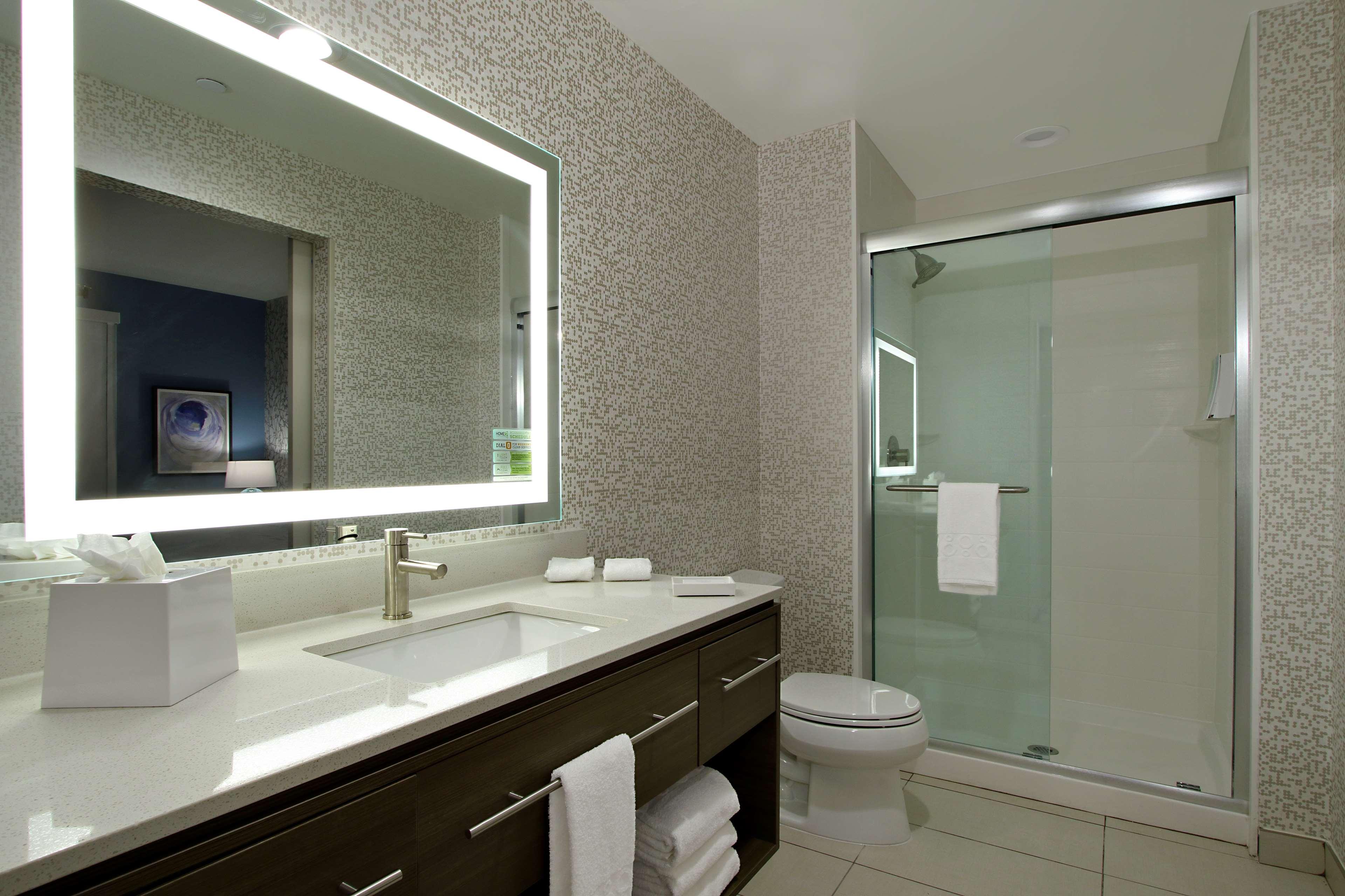 1 BEDROOM, SUITE, KING BED