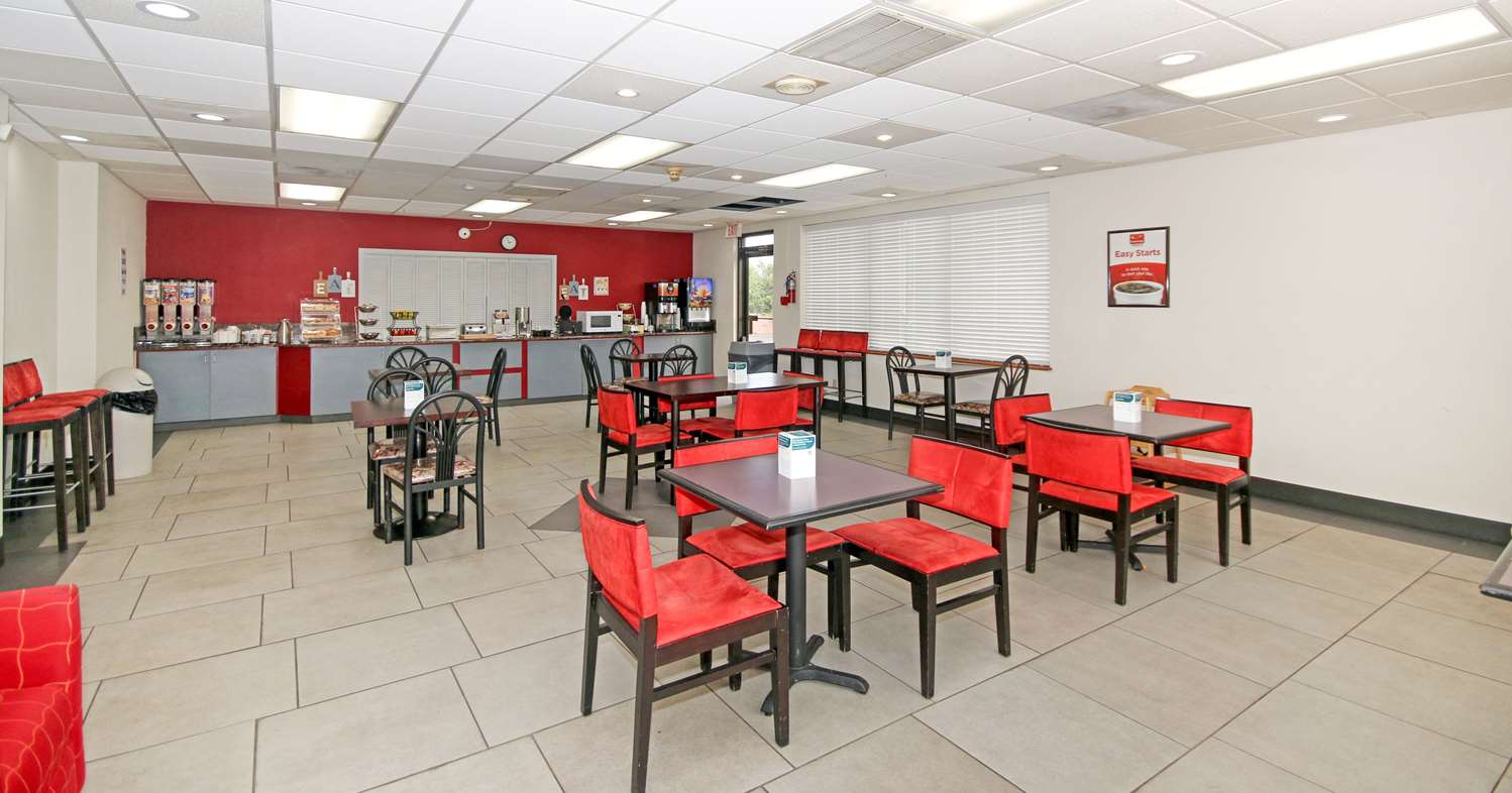 Americas Best Value Inn Pilot Mountain 5/7