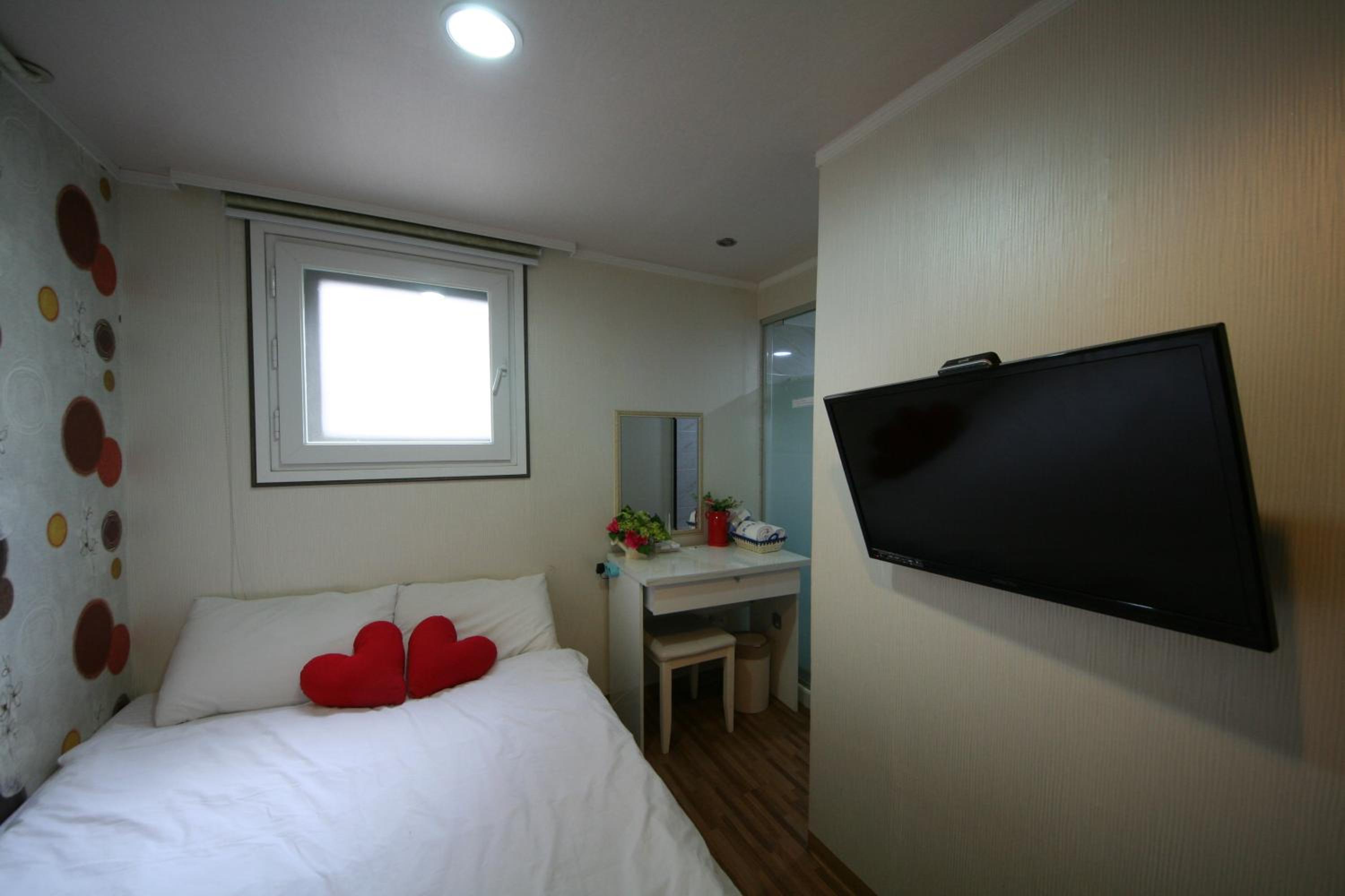 Room, Double Bed