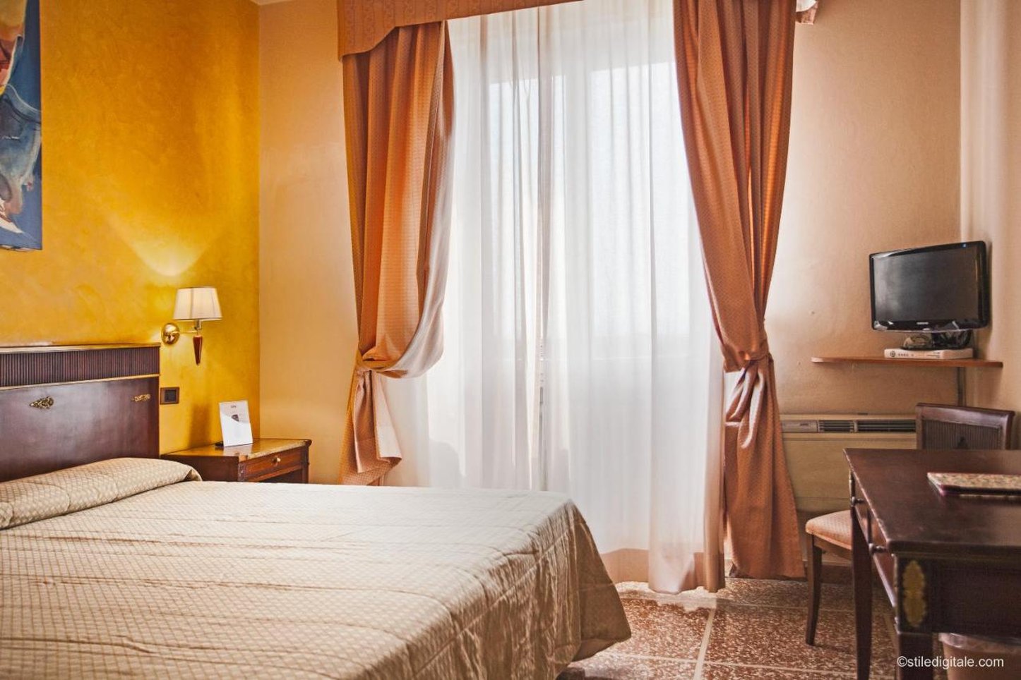 La Pace Hotel 57/122