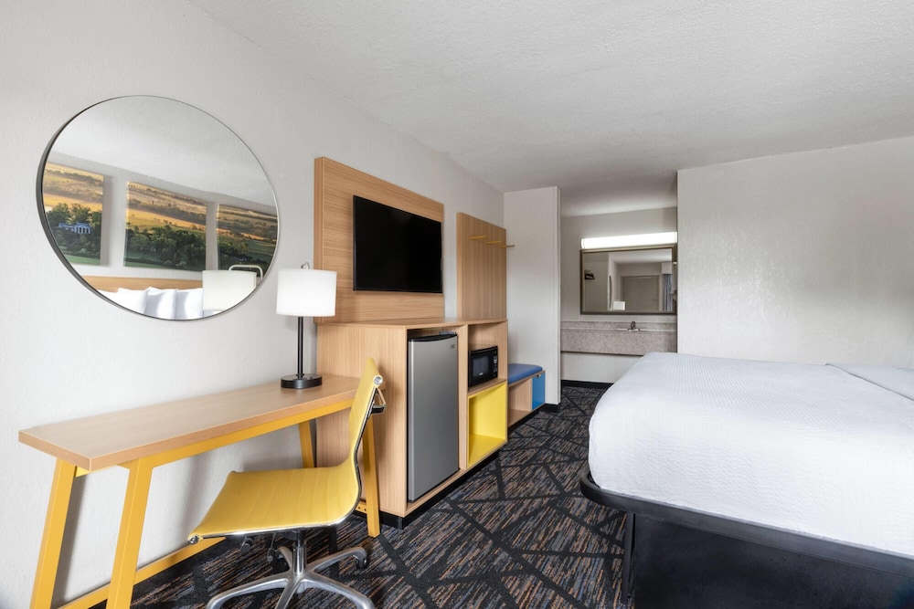 Days Inn by Wyndham Augusta Wheeler Road 29/55