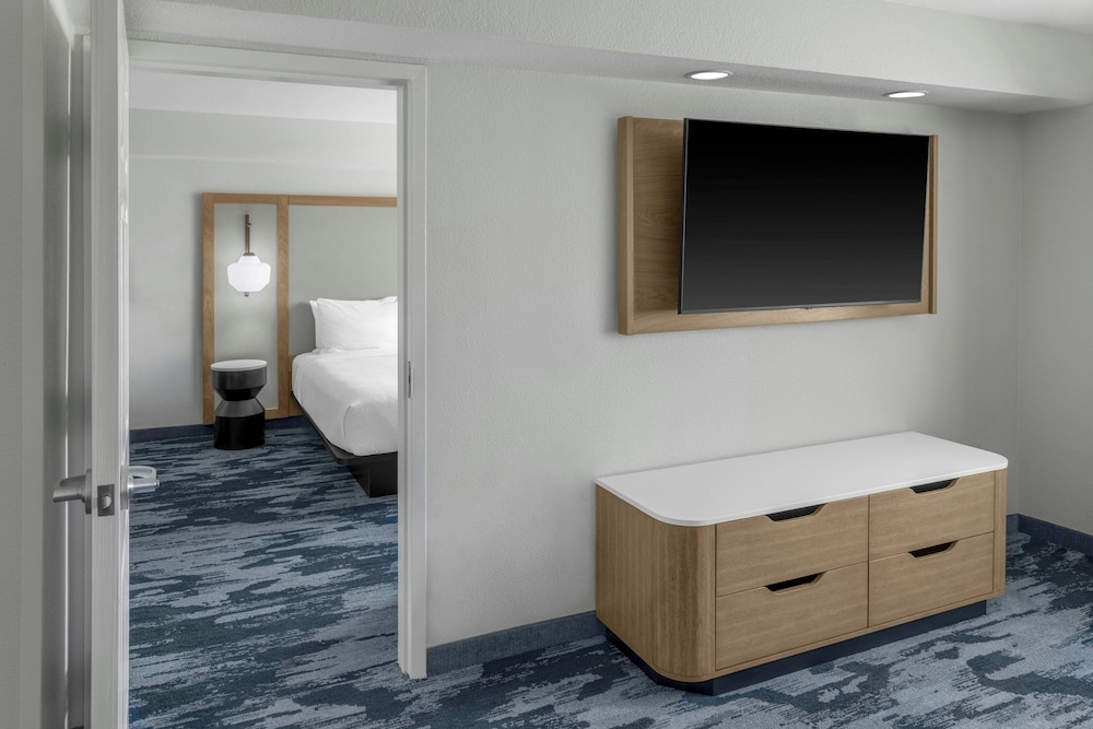Fairfield Inn Suites San Francisco San Carlos 41/50