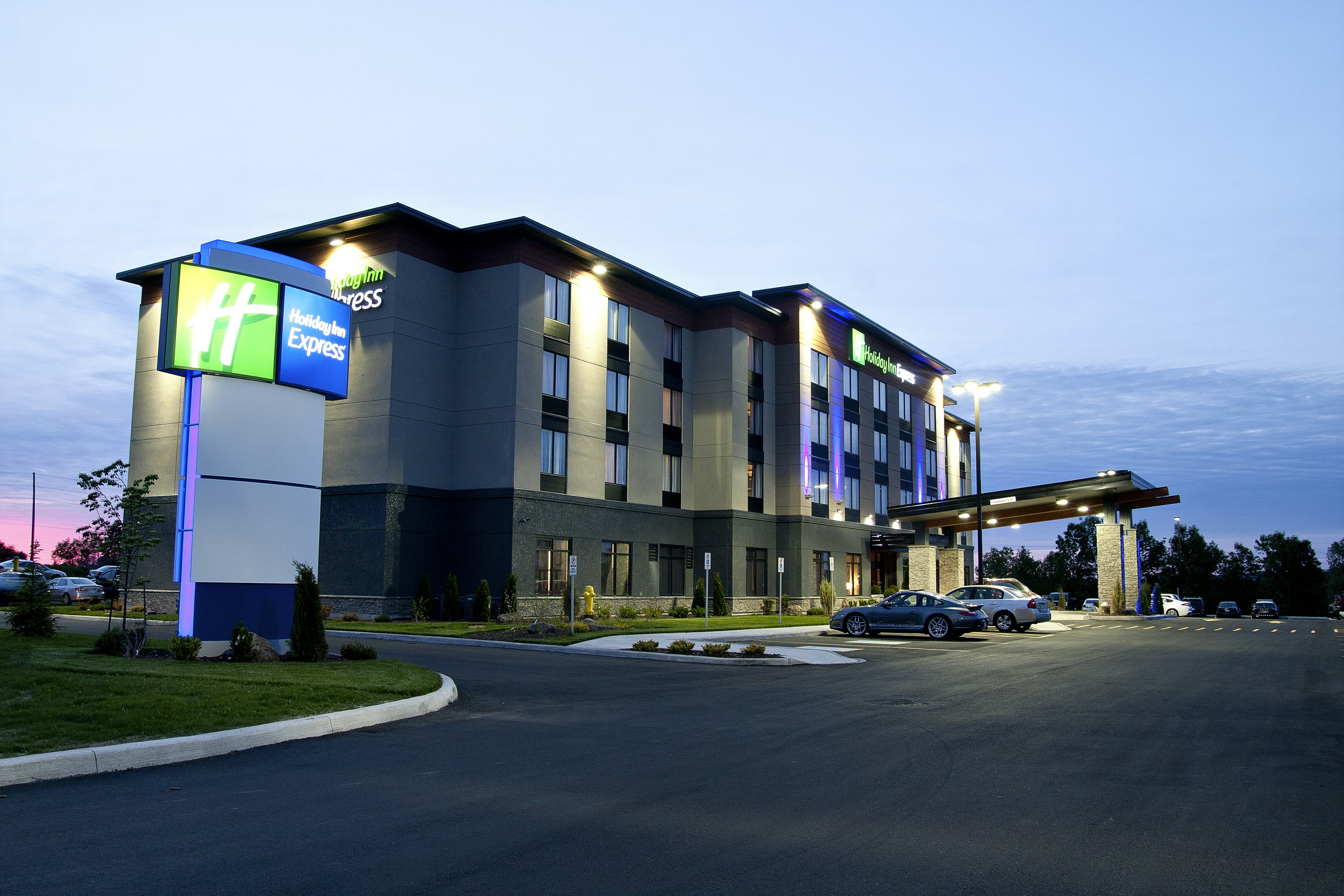 Holiday Inn Express Pembroke 3/51