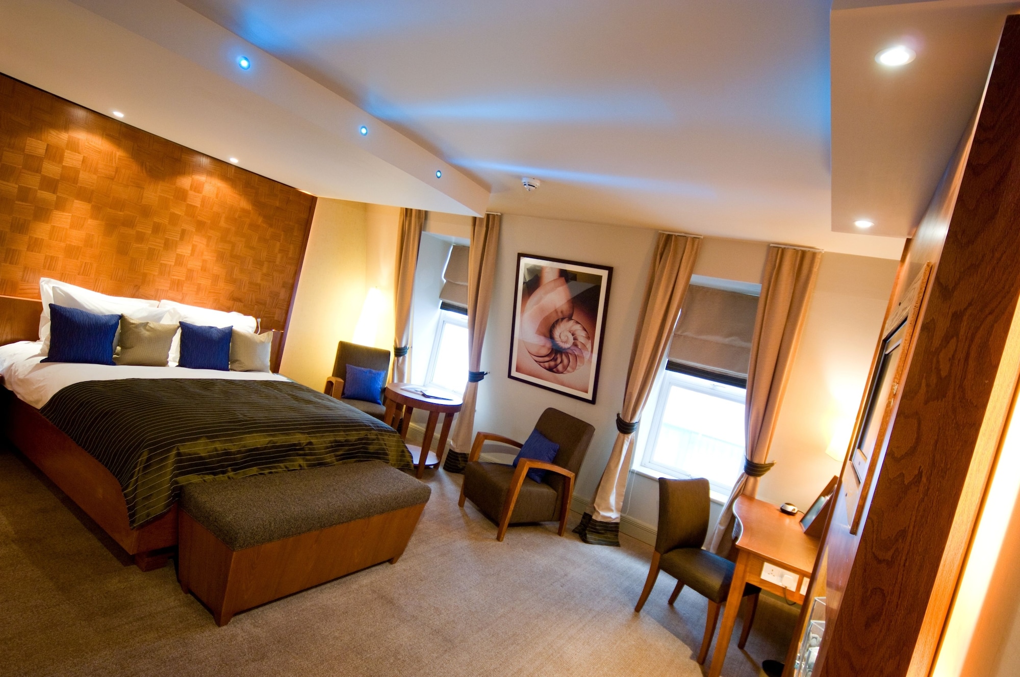 GOLD, DOUBLE BED