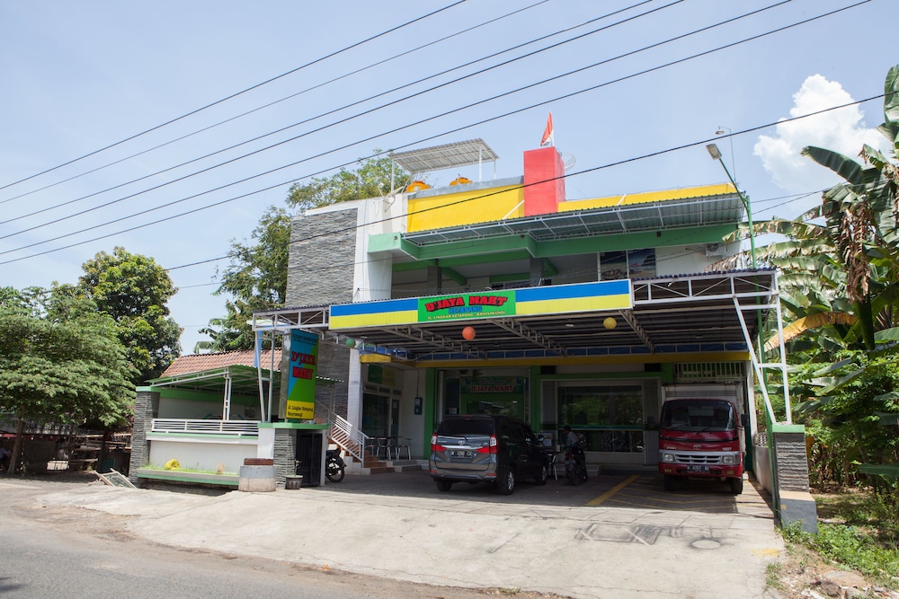 Reddoorz Near Banyuwangi Baru Station 1/28