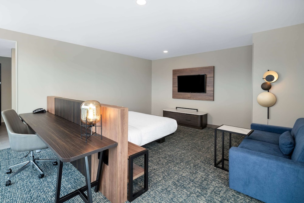 La Quinta Inn Suites By Wyndham Nashville Downtown Stadium 49/52