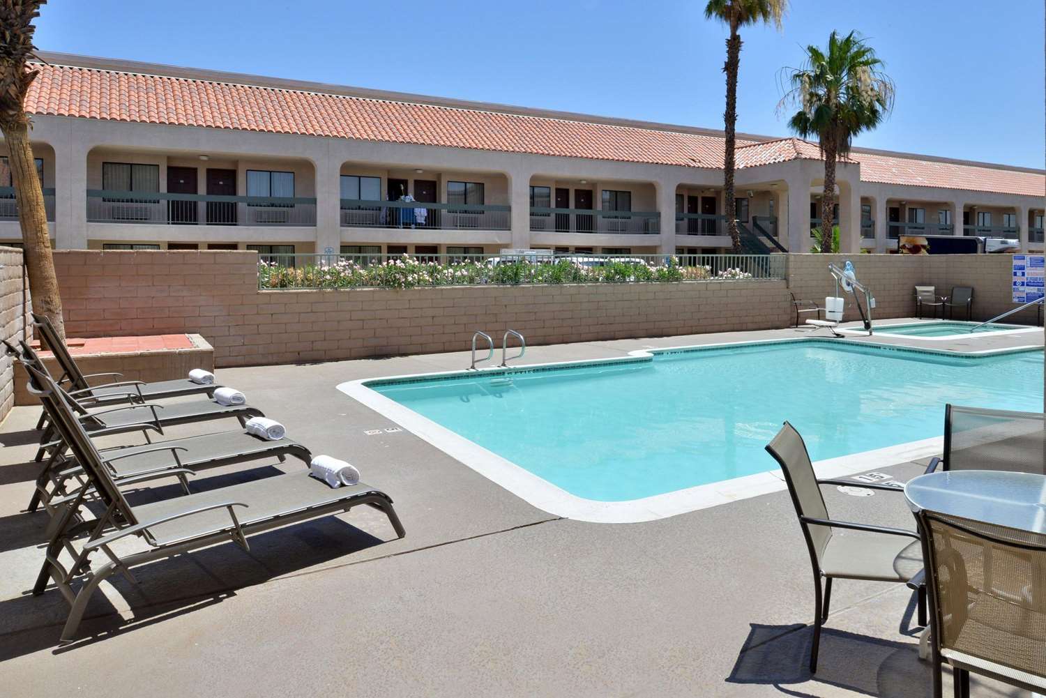 Signature Inn Indio I-10 Coachella Valley 33/36