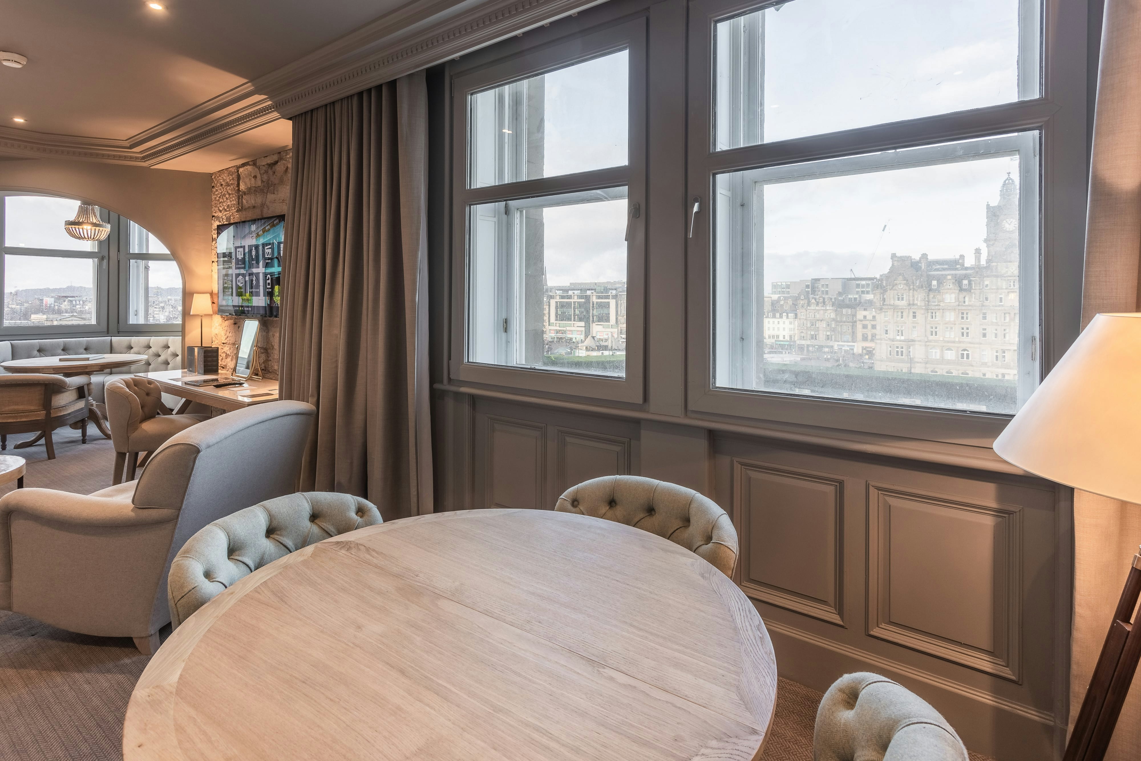 Scotsman Hotel 42/50