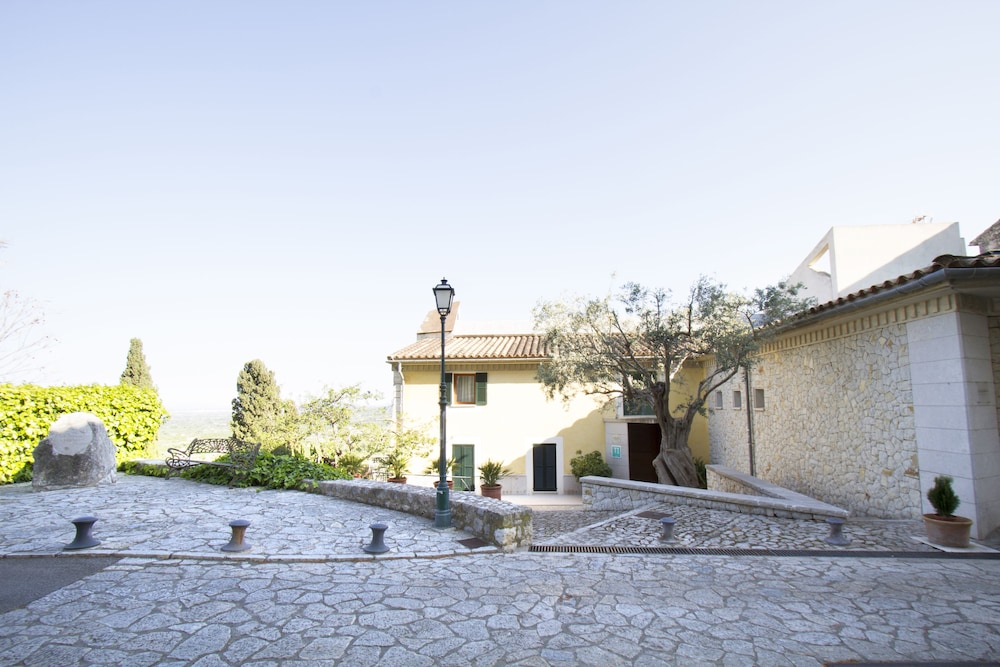 Can Cota Boutique Hotel 64/67