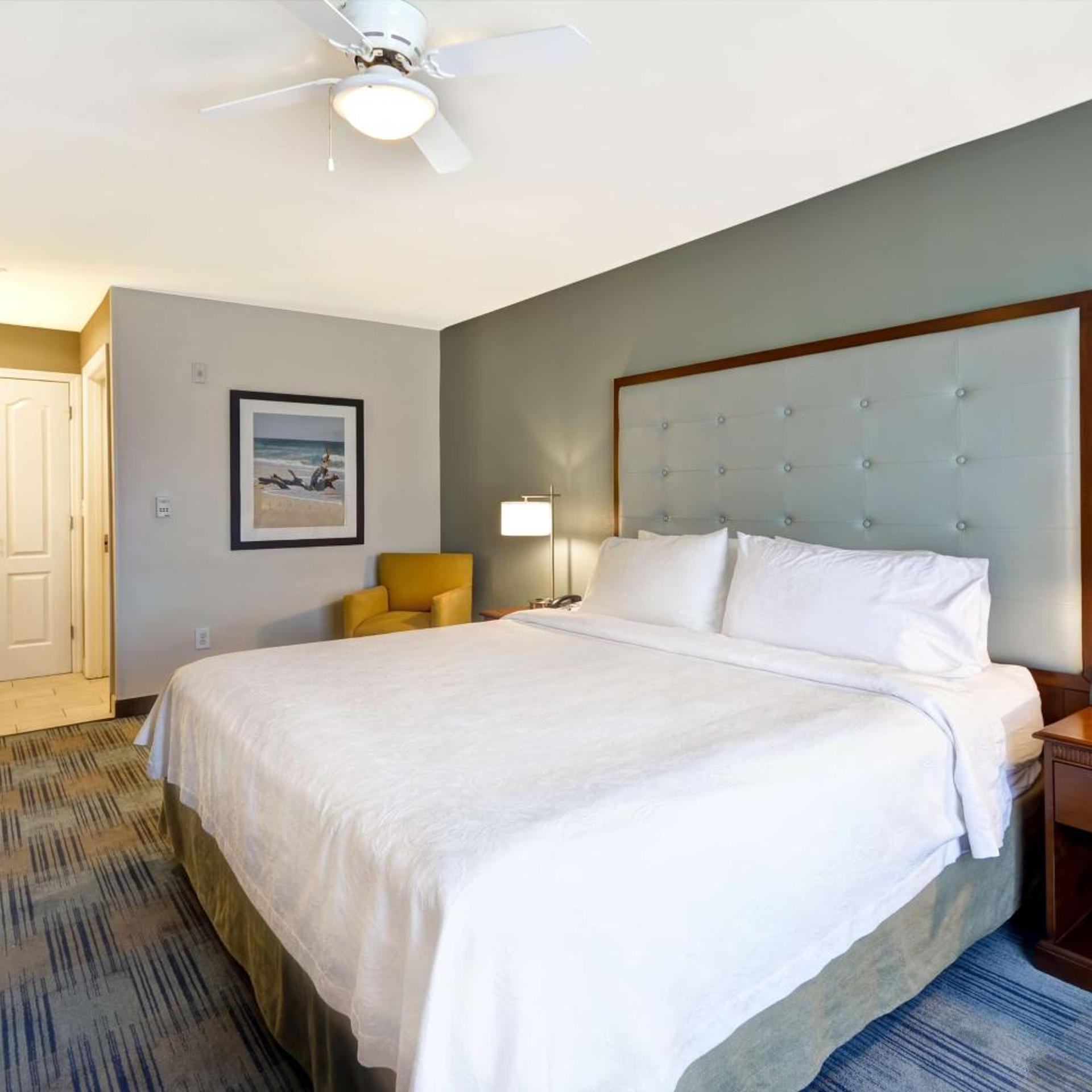 ROOM, KING BED, ACCESSIBLE