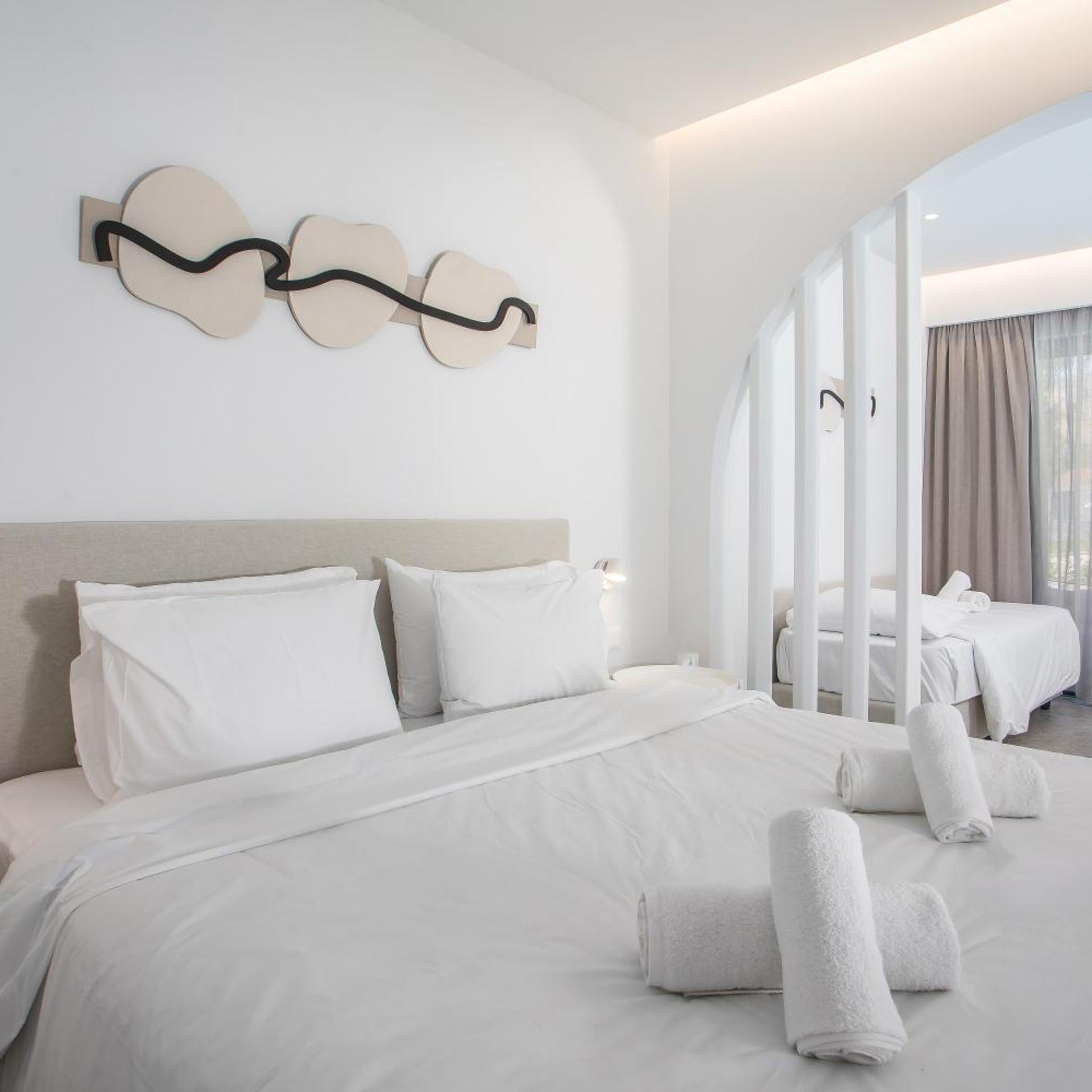 Family Suite, Shared Pool