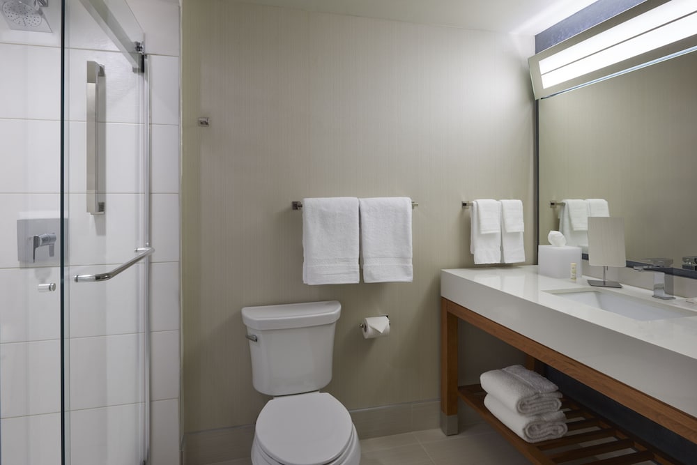 Courtyard by Marriott Oshawa 11/54