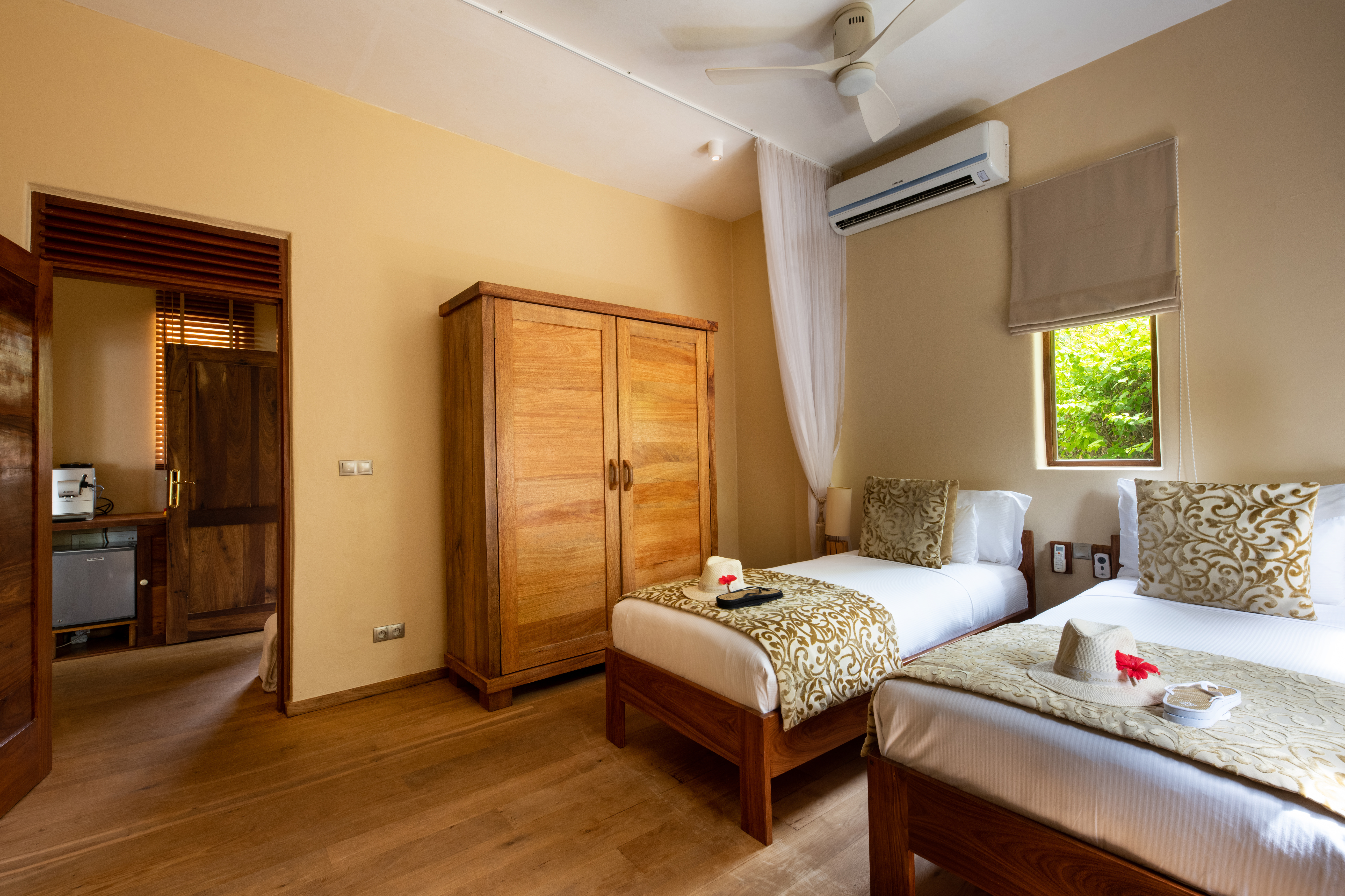 Presidential, 5 Bedrooms, Garden, Villa