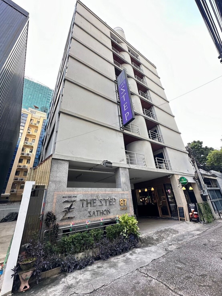 Collection O The Step Sathorn 53/63