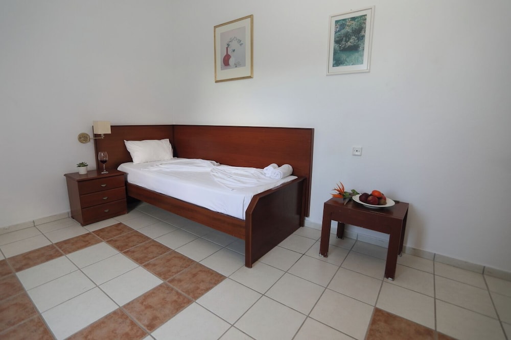 Maravel Star Art Hotel 24/67